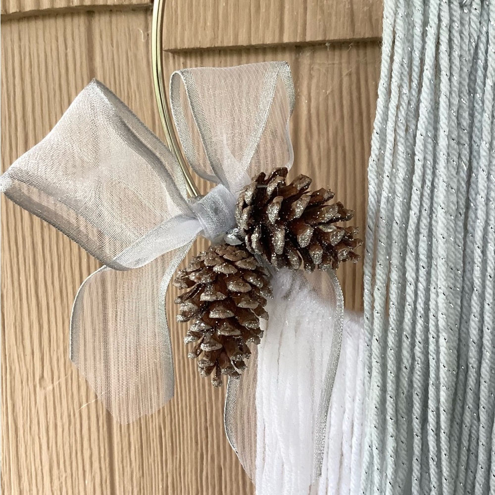 Wall Art Hand Crafted Suncatcher Silver White Gray Chrystal Christmas Pine Cone - Picture 10 of 13